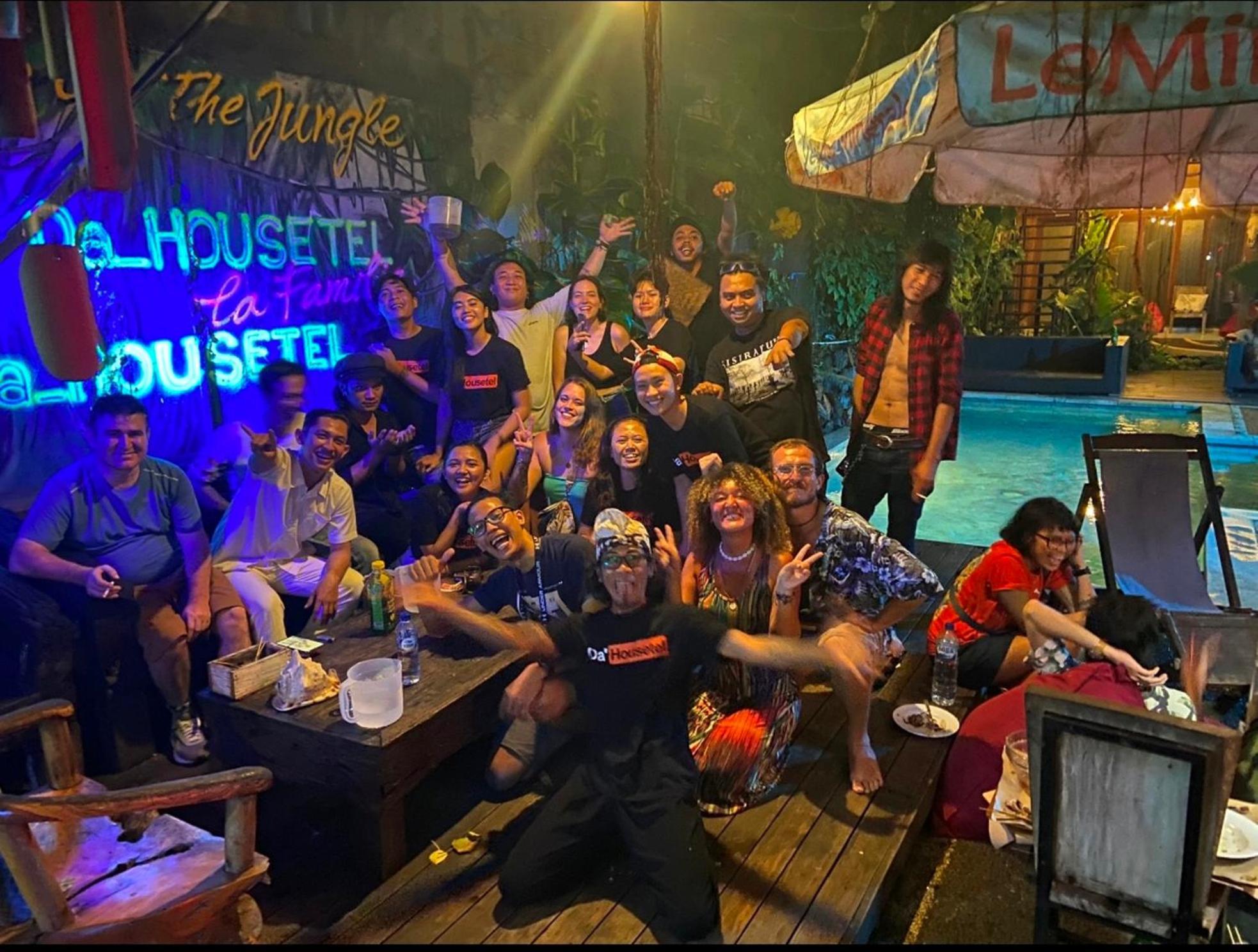 Hostel Da Housetel Kuta Kuta Lombok Zewnętrze zdjęcie